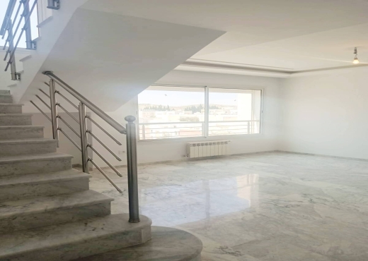 A vendre duplex cite Ennasr