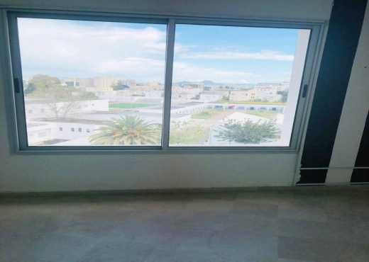 A louer Bureau à l'Ariana - Bien immobilier à {"id":1,"country_id":219,"name":"ARIANA","slug":"ariana"} - Agence Immobilière immo\'in