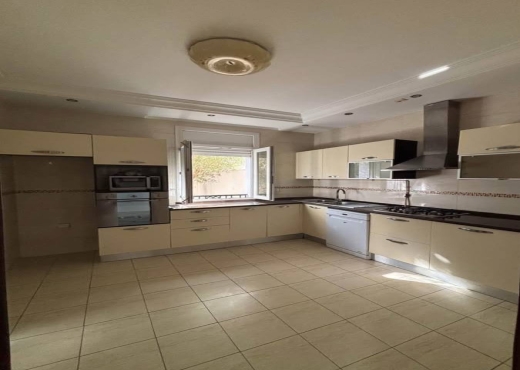 A louer une grande villa au Lac 2 - Bien immobilier à {"id":23,"country_id":219,"name":"TUNIS","slug":"tunis"} - Agence Immobilière immo\'in